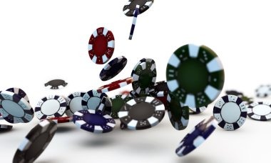 kita slot777 European Roulette croupier spinning wheel in live studio with multi-camera angle